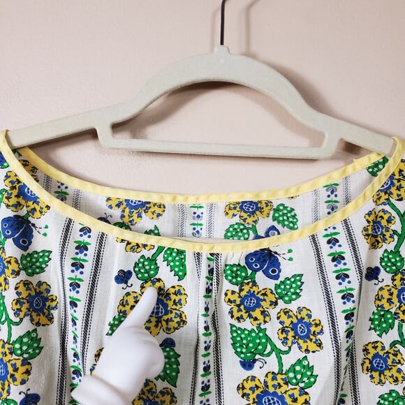 Vintge Bundle of Two Printed Tie Aprons One Size - Picture 8 of 10